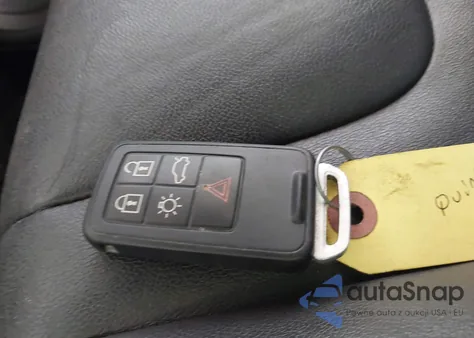 2016 Volvo Xc60 T6 Platinum z USA, uszkodzony, nr VIN YV4902RM6G2812102